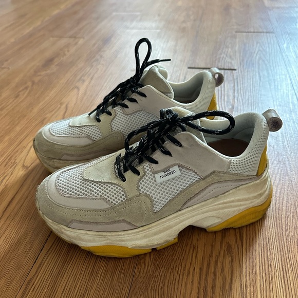 Won Hundred Sneakers - Picture 1 of 5